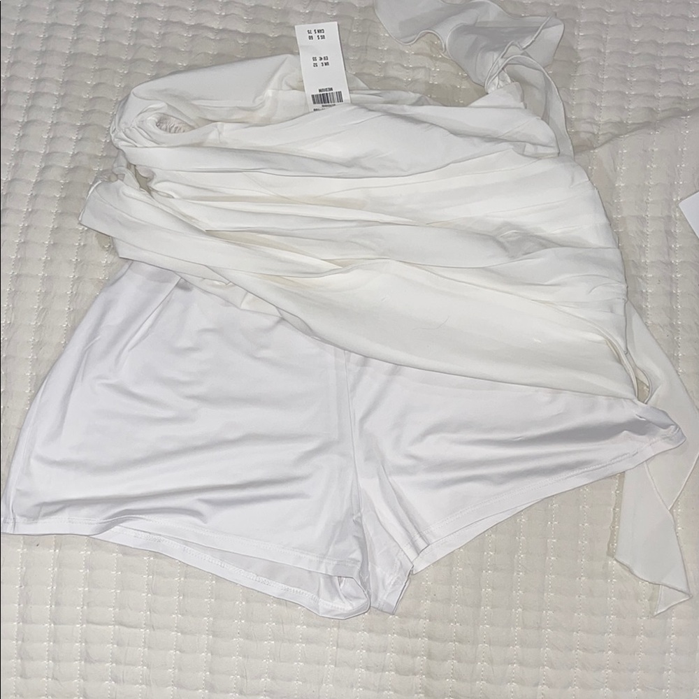 Elegant White Ruched Skirt - Picture 5 of 5